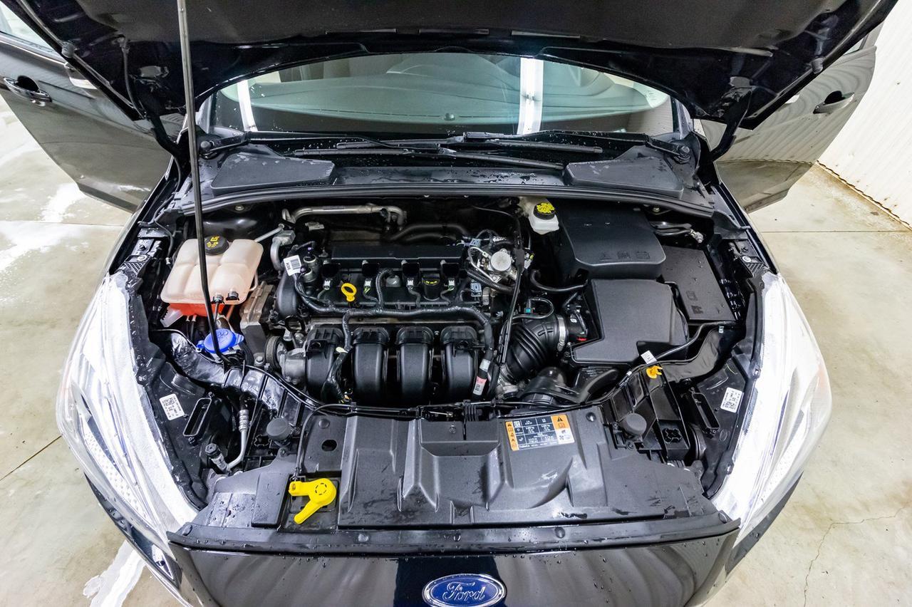 2018 Ford Focus SE Hatchback BCam Heated Seats Red Deer AB