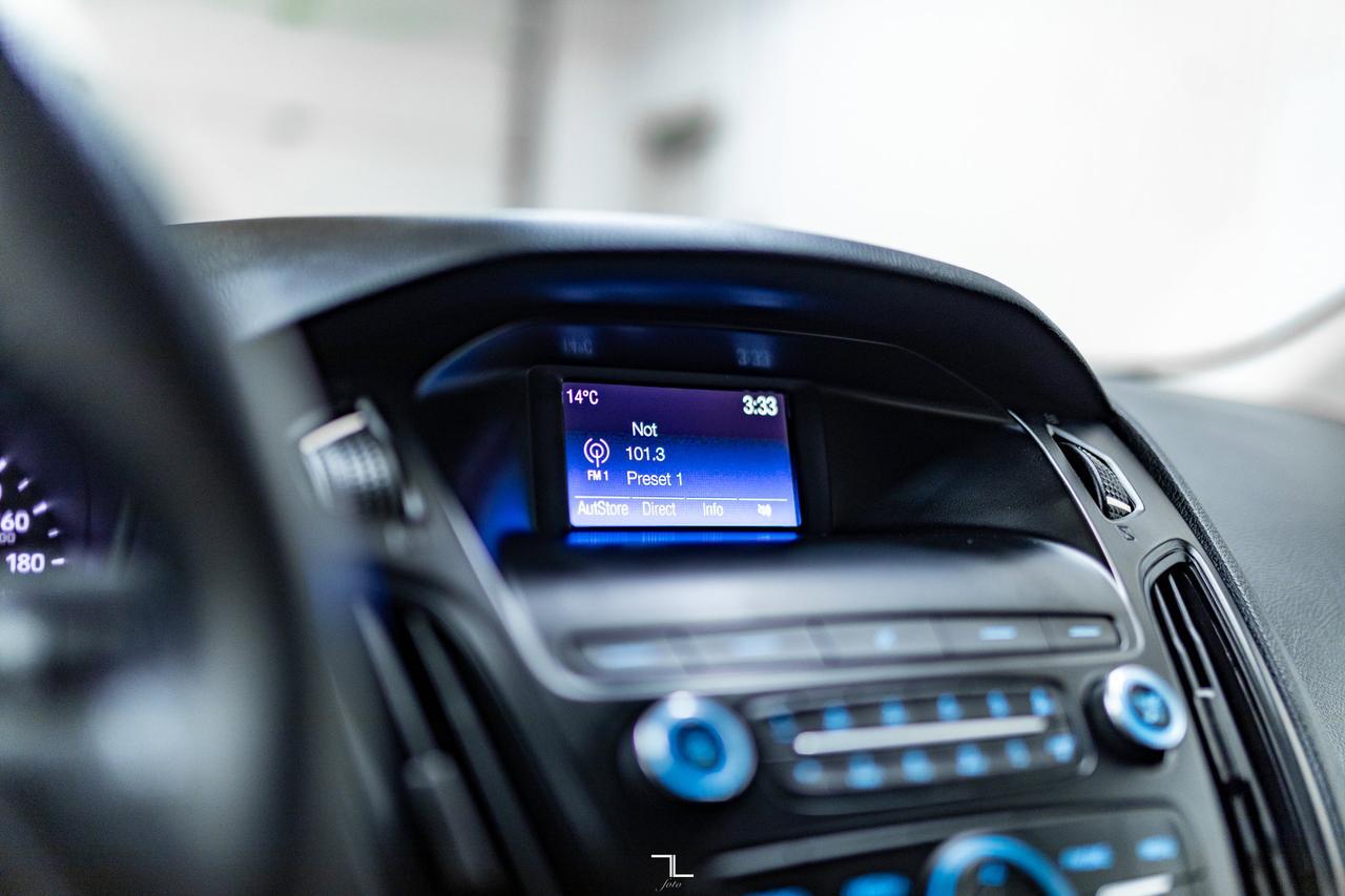 2018 Ford Focus SE Hatchback BCam Red Deer AB