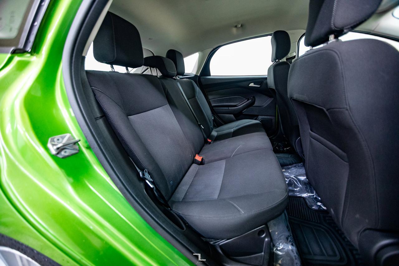 2018 Ford Focus SE Hatchback BCam Red Deer AB