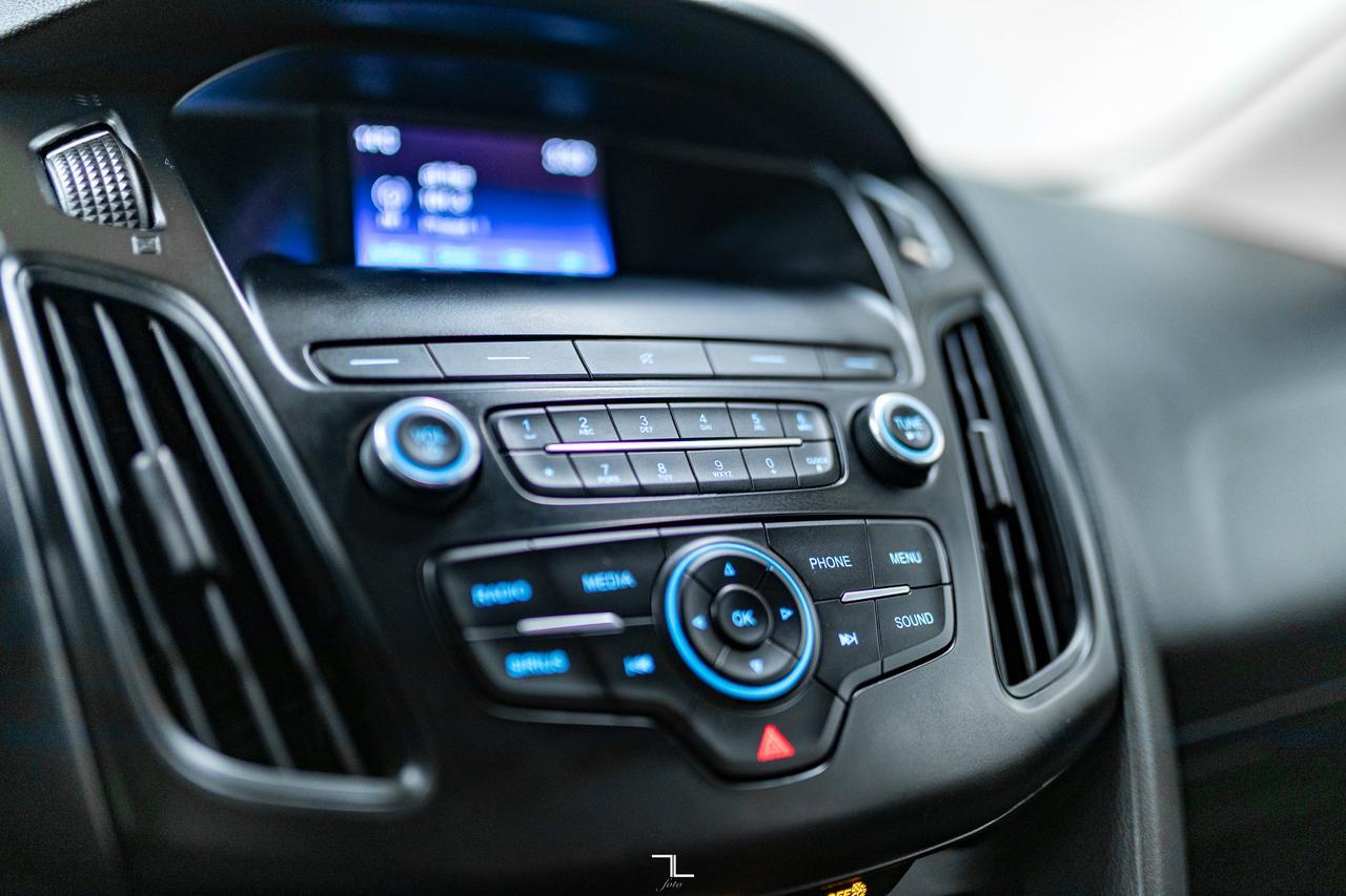 2018 Ford Focus SE Hatchback BCam Red Deer AB