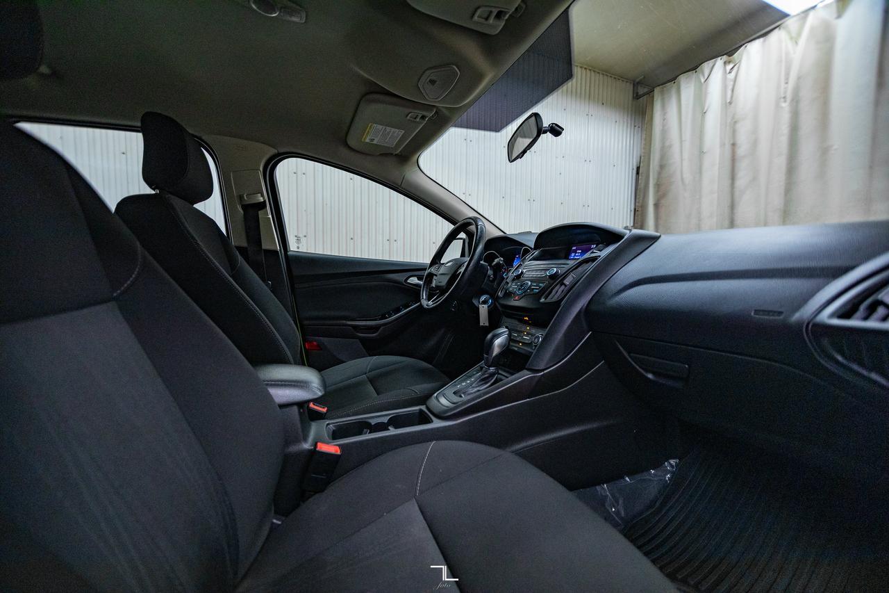 2018 Ford Focus SE Hatchback BCam Red Deer AB