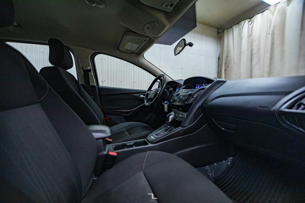 2018 Ford Focus SE Hatchback BCam Red Deer AB