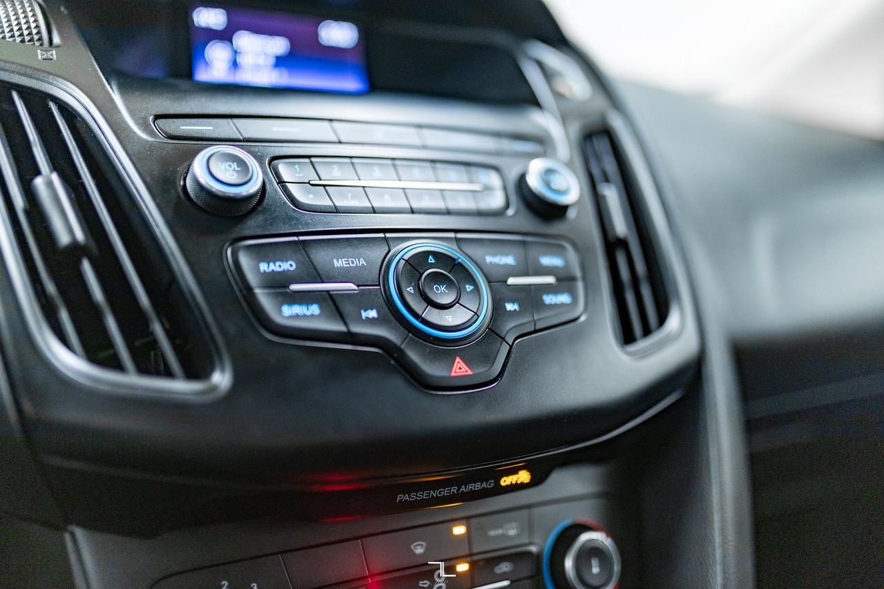 2018 Ford Focus SE Hatchback BCam Red Deer AB