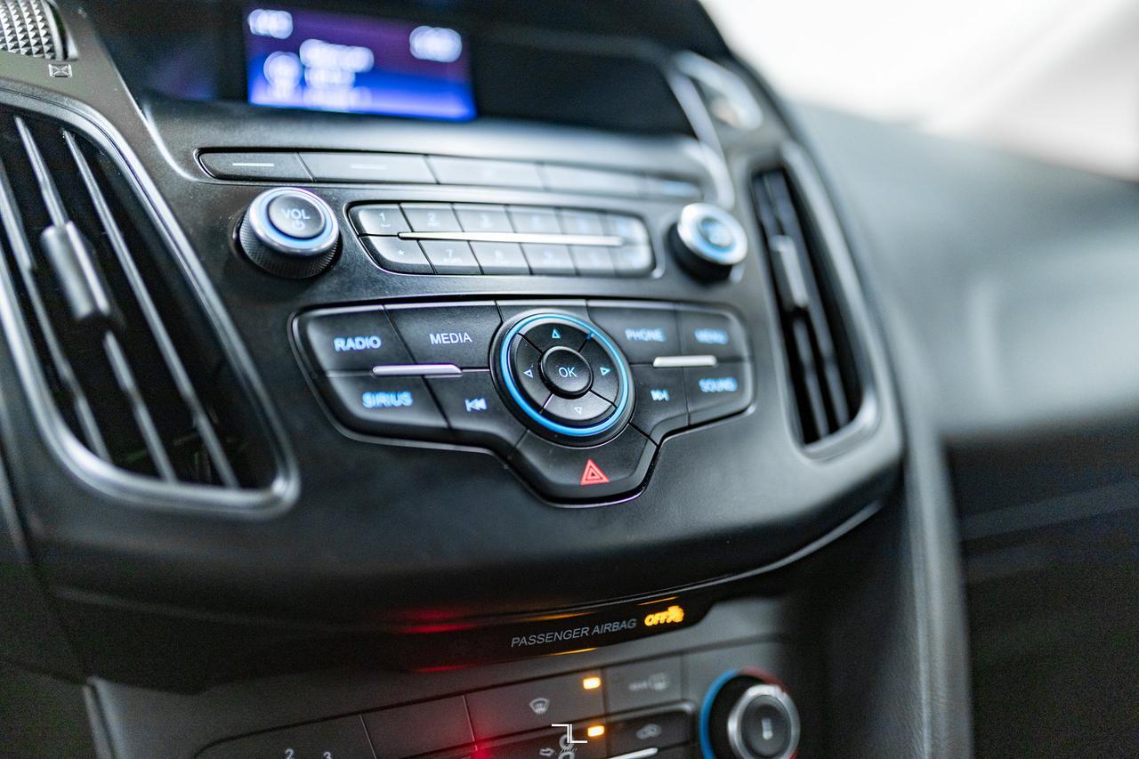 2018 Ford Focus SE Hatchback BCam Red Deer AB