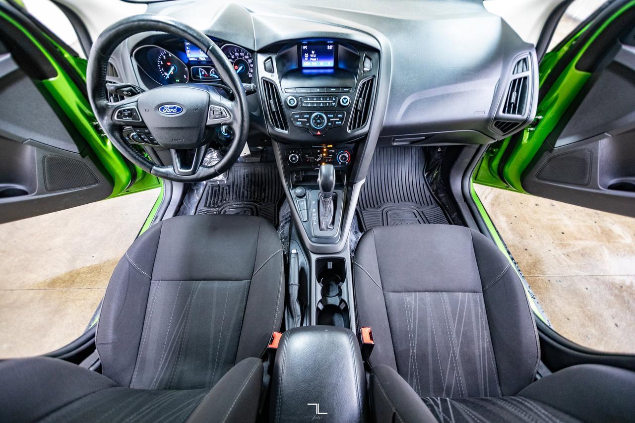 2018 Ford Focus SE Hatchback BCam Red Deer AB