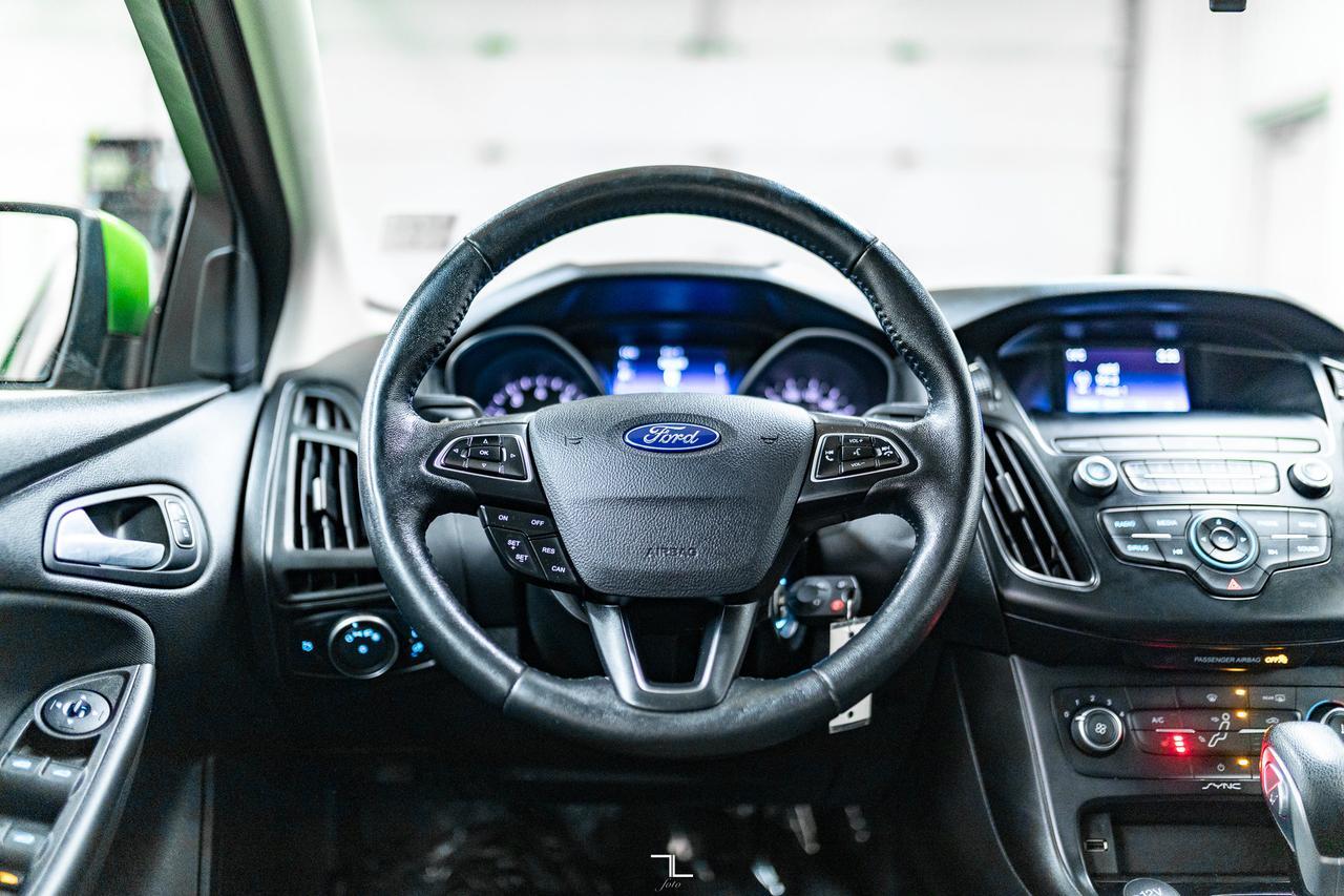 2018 Ford Focus SE Hatchback BCam Red Deer AB