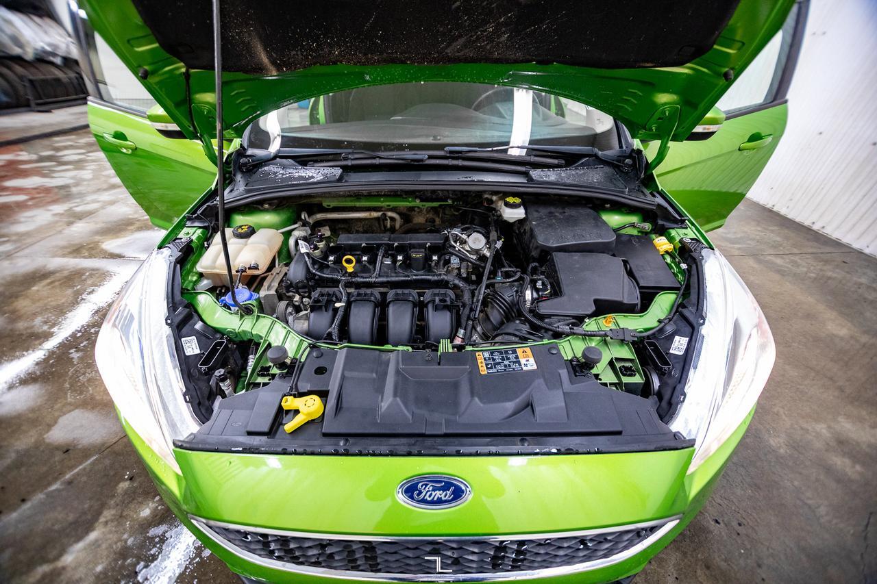 2018 Ford Focus SE Hatchback BCam Red Deer AB