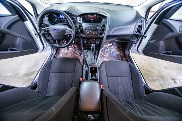 2018 Ford Focus SE Hatchback BCam Red Deer AB