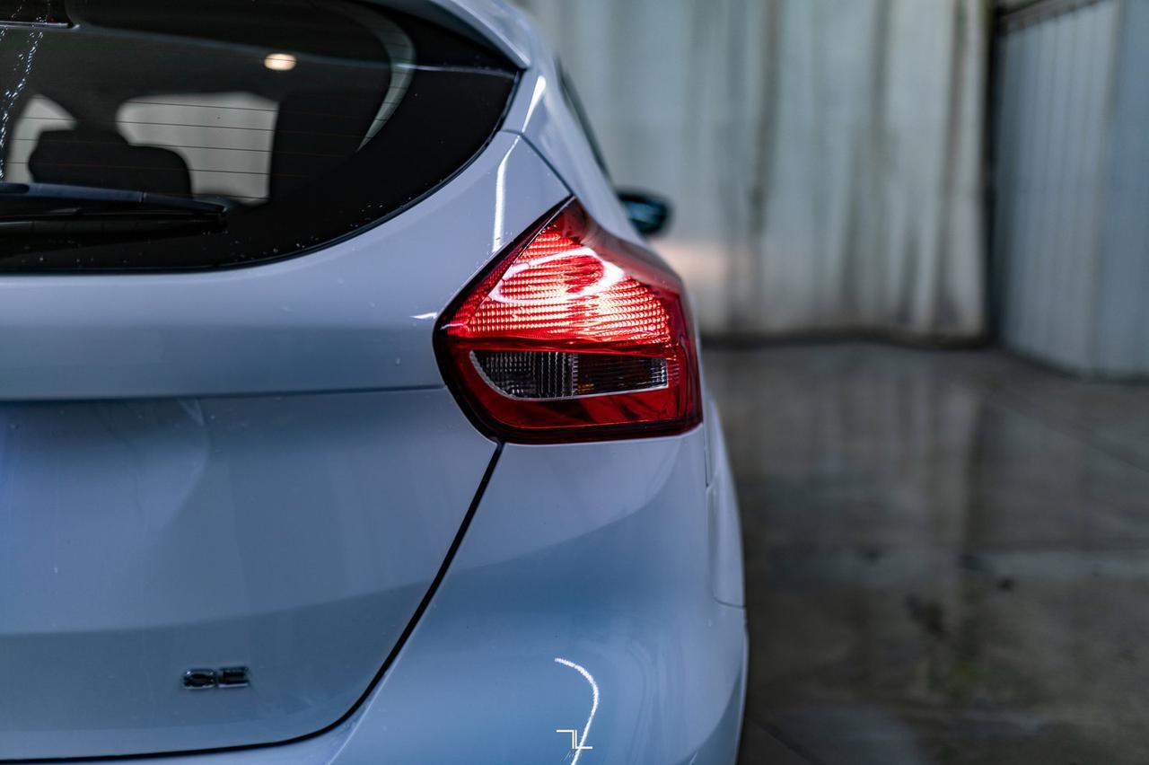 2018 Ford Focus SE Hatchback BCam Red Deer AB