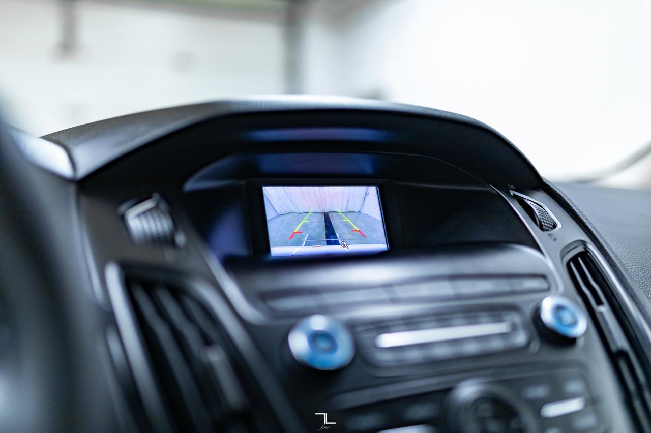 2018 Ford Focus SE Hatchback BCam Red Deer AB