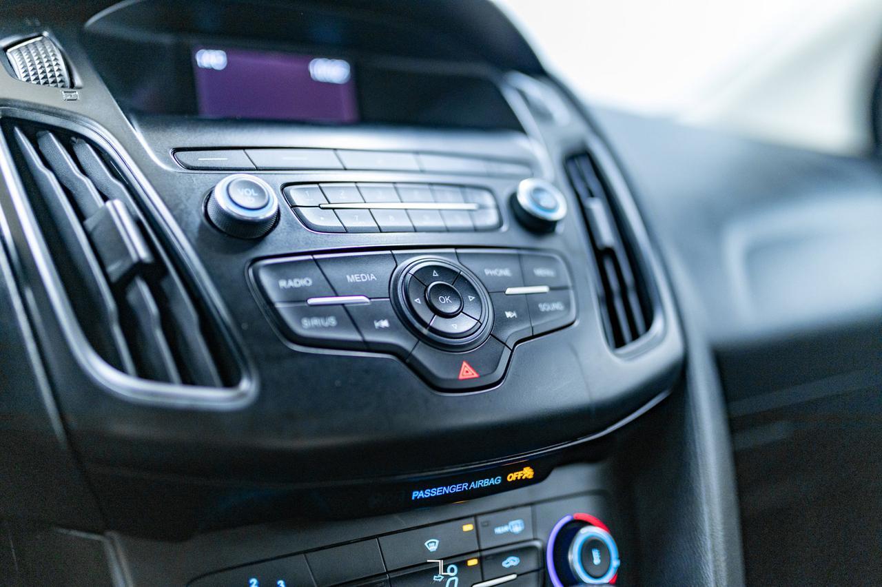 2018 Ford Focus SE Hatchback BCam Red Deer AB