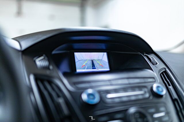 2018 Ford Focus SE Hatchback BCam Red Deer AB