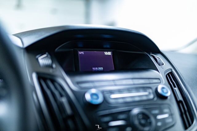 2018 Ford Focus SE Hatchback BCam Red Deer AB