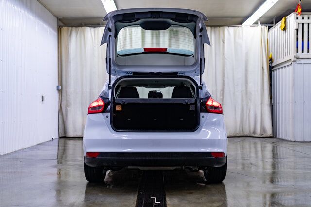 2018 Ford Focus SE Hatchback BCam Red Deer AB