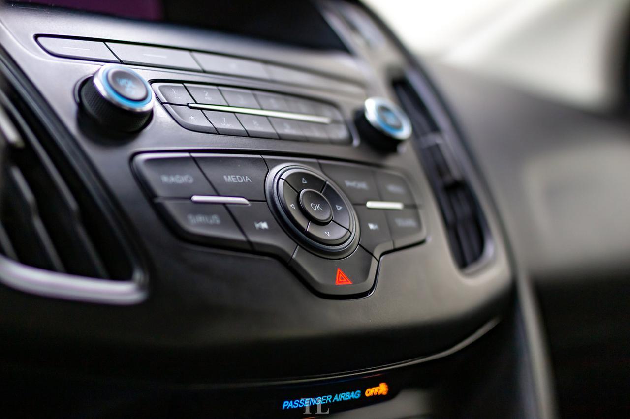 2018 Ford Focus SE Hatchback BCam Remote Start Red Deer AB