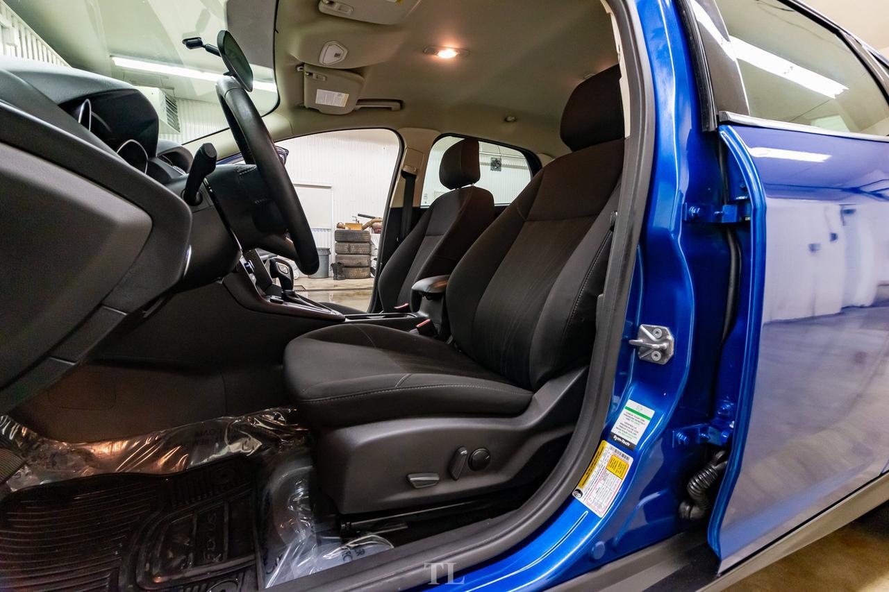 2018 Ford Focus SE Hatchback BCam Remote Start Red Deer AB