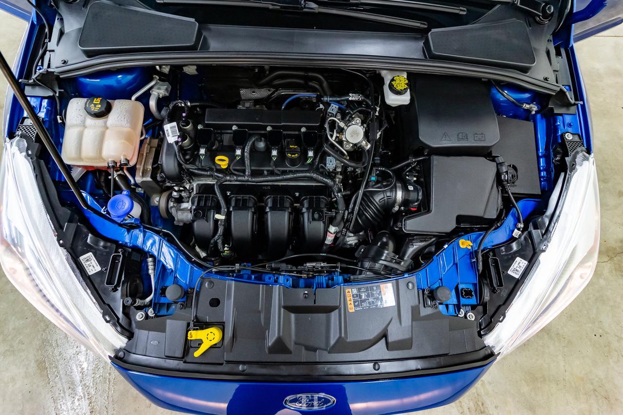 2018 Ford Focus SE Hatchback BCam Remote Start Red Deer AB