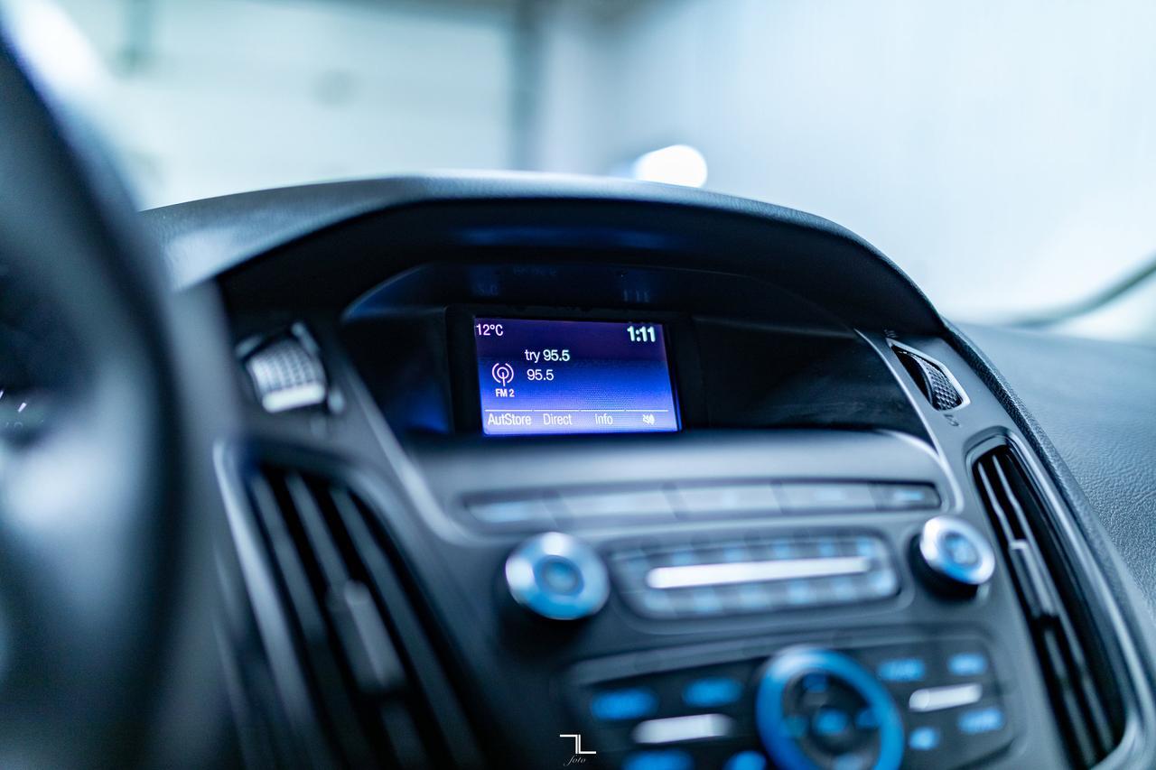 2018 Ford Focus SE Sedan BCam Red Deer AB