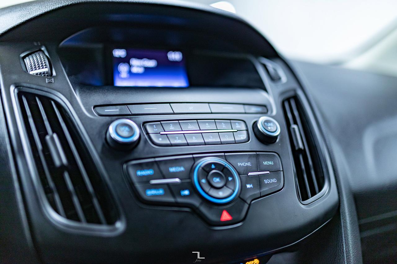 2018 Ford Focus SE Sedan BCam Red Deer AB