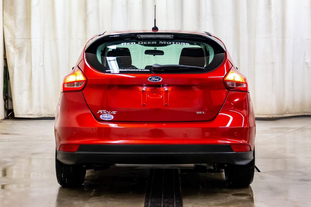 2018 Ford Focus SEL Htachback Nav Roof BCam Red Deer AB