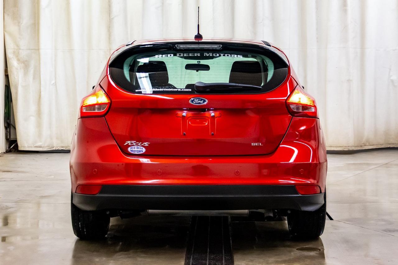 2018 Ford Focus SEL Htachback Nav Roof BCam Red Deer AB