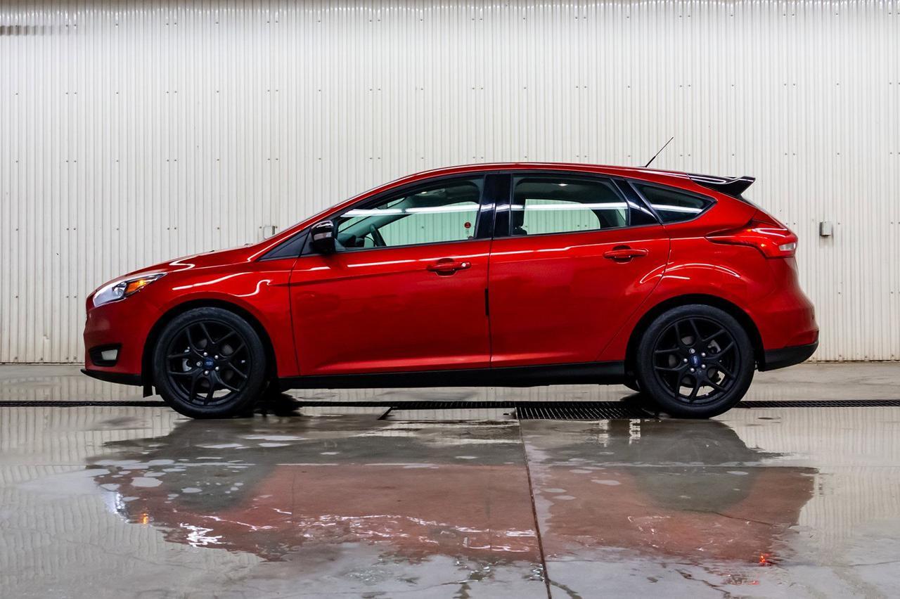 2018 Ford Focus SEL Htachback Nav Roof BCam Red Deer AB