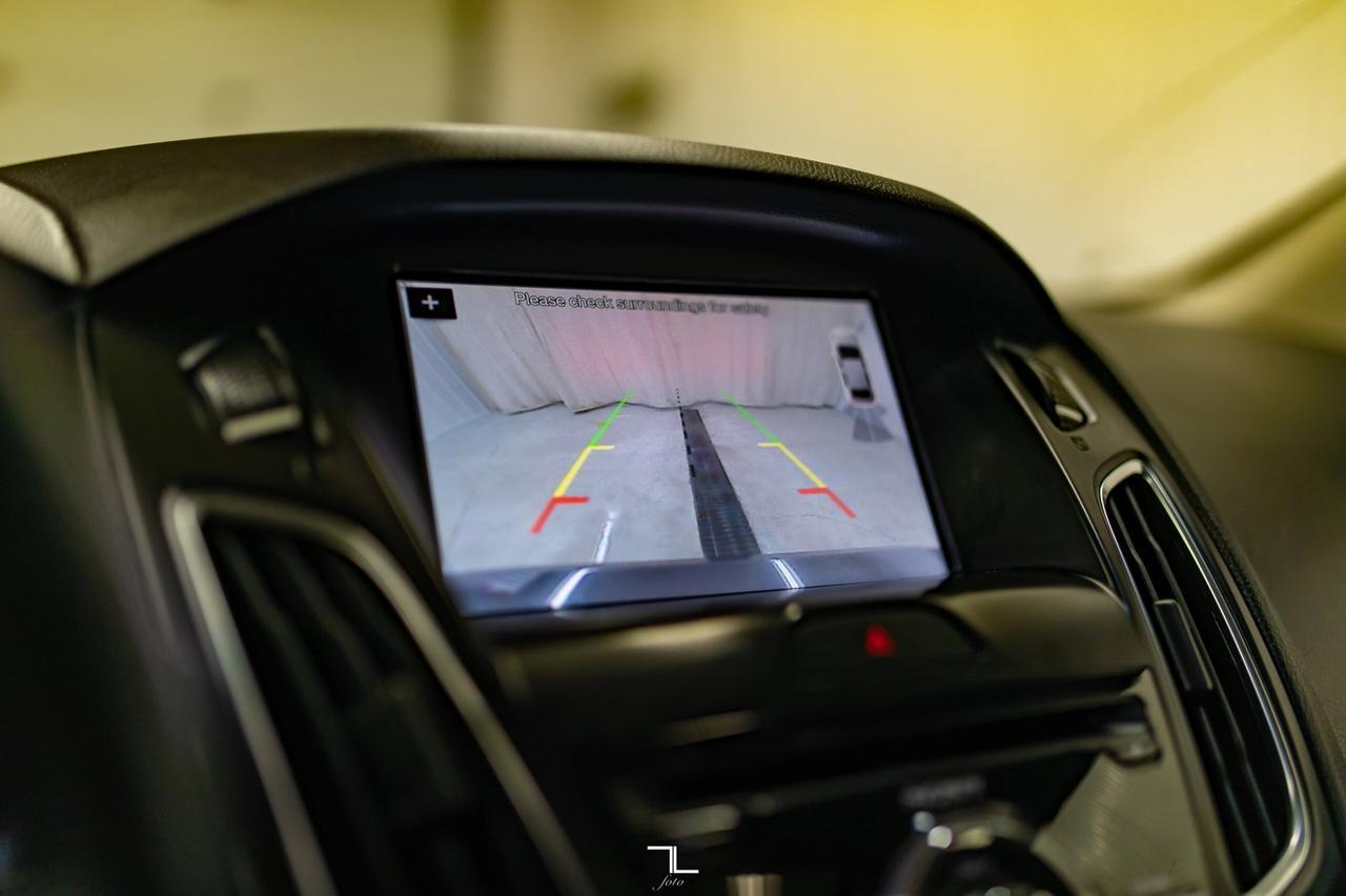 2018 Ford Focus Titanium Hatchback Leather Roof BCam Red Deer AB