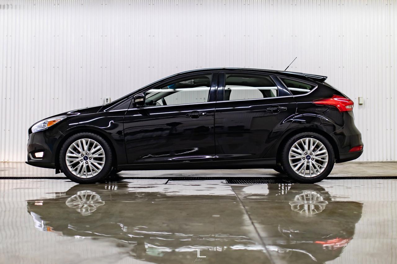 2018 Ford Focus Titanium Hatchback Leather Roof BCam Red Deer AB