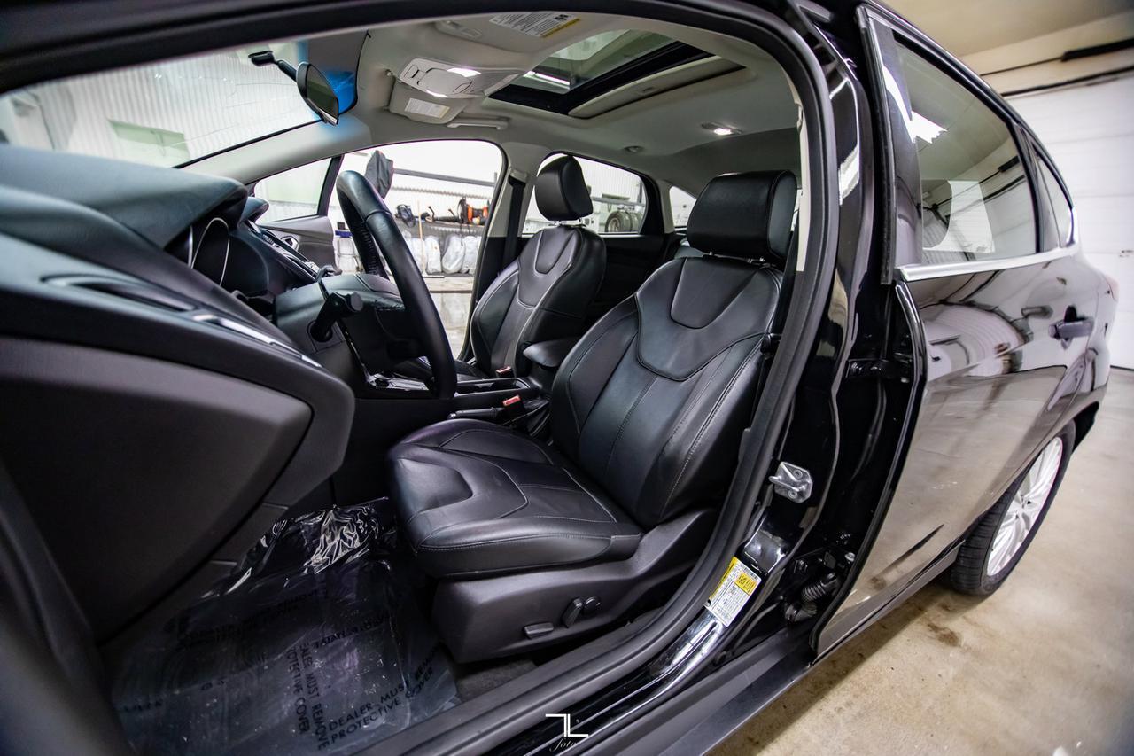 2018 Ford Focus Titanium Hatchback Leather Roof BCam Red Deer AB