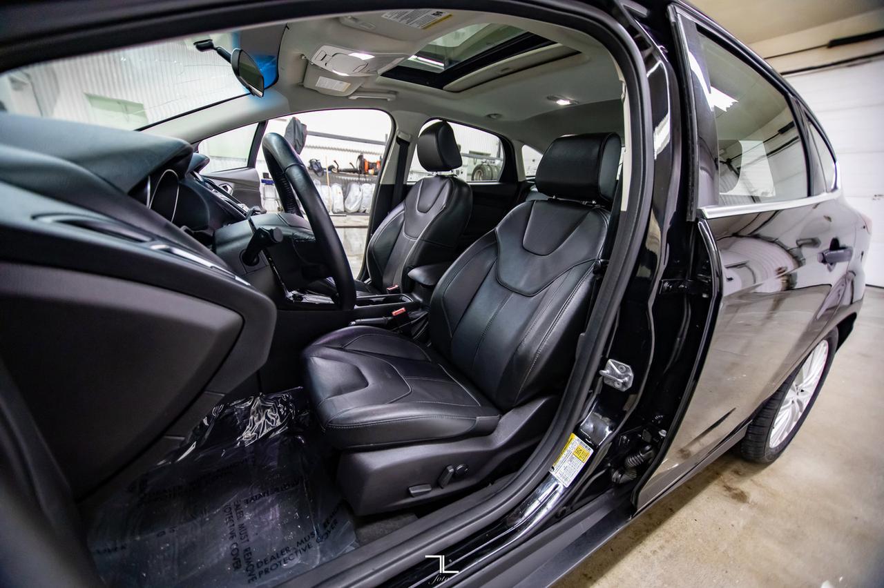 2018 Ford Focus Titanium Hatchback Leather Roof BCam Red Deer AB