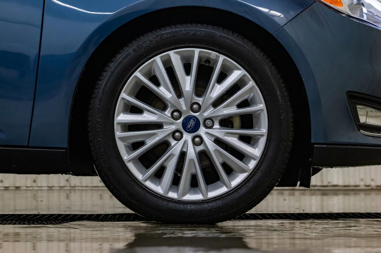 2018 Ford Focus Titanium Hatchback Leather Roof BCam Red Deer AB