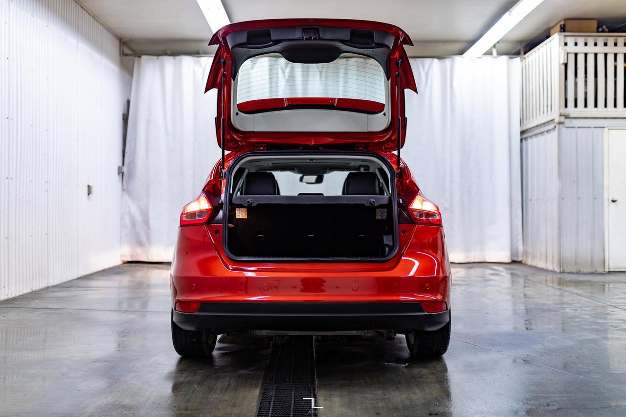 2018 Ford Focus Titanium Hatchback Leather Roof Nav Red Deer AB