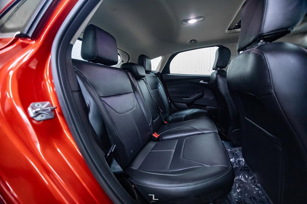 2018 Ford Focus Titanium Hatchback Leather Roof Nav Red Deer AB