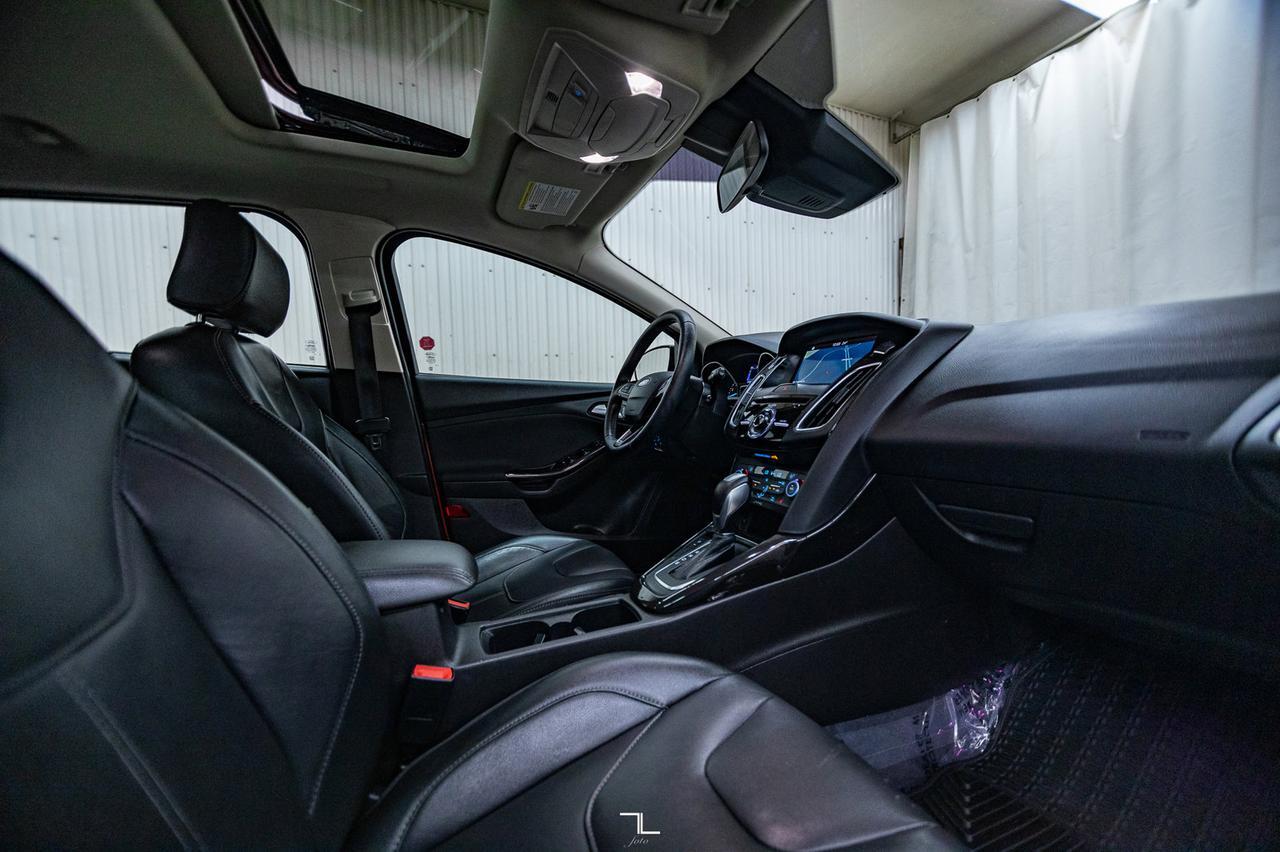 2018 Ford Focus Titanium Hatchback Leather Roof Nav Red Deer AB