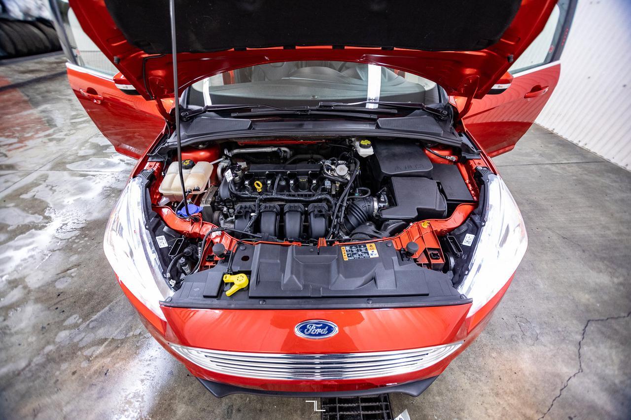 2018 Ford Focus Titanium Hatchback Leather Roof Nav Red Deer AB