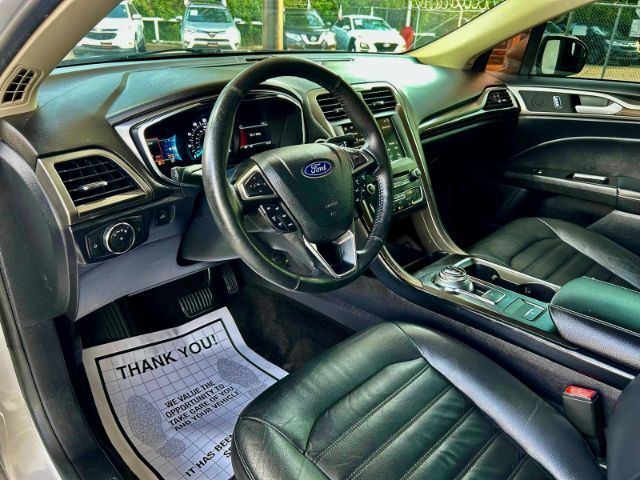 2018 Ford Fusion SE photo 9