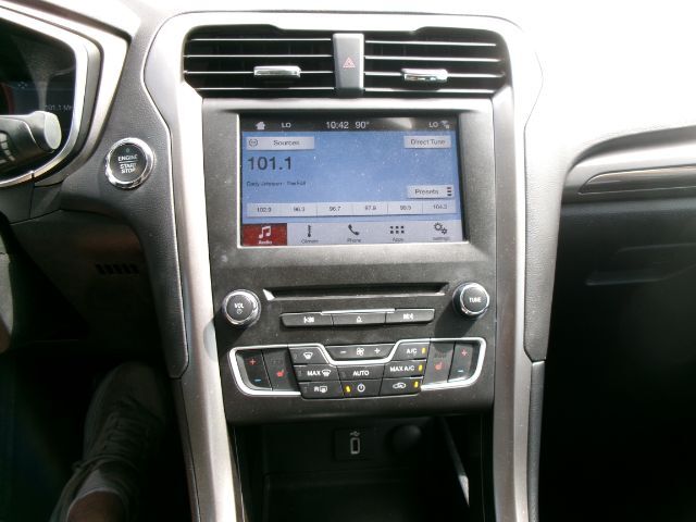 2018 Ford Fusion SE - Photo 10