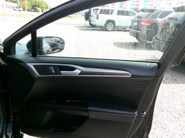 2018 Ford Fusion SE - Photo 21