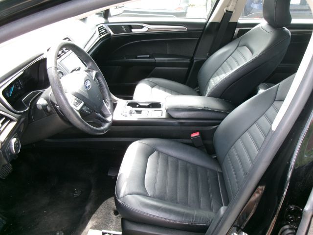2018 Ford Fusion SE - Photo 16