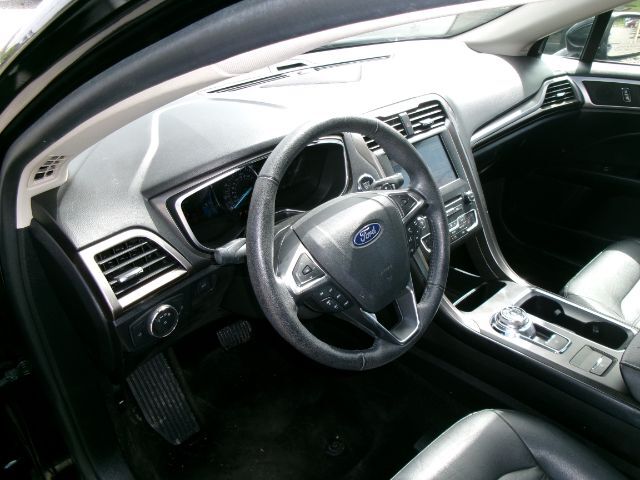 2018 Ford Fusion SE - Photo 15