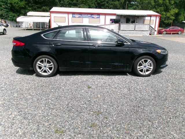 2018 Ford Fusion SE - Photo 8