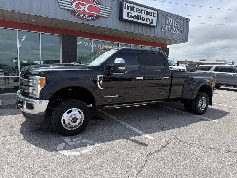 2018 Ford Super Crew F-350 DRW 4x4 Diesel