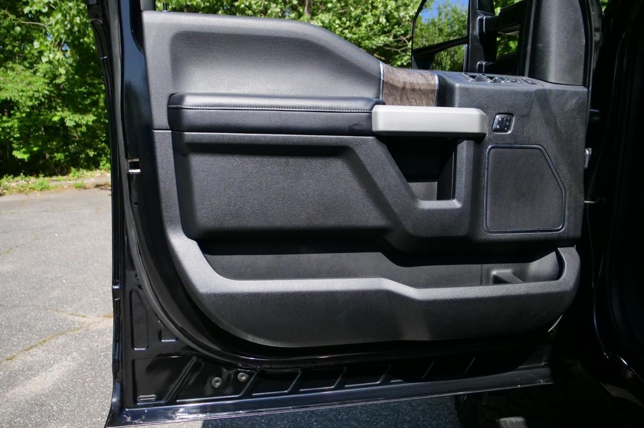2018 Ford Super Duty F-250 LARIAT 4X4 / UPGRADES / V8 Turbo Diesel! Lincolnton NC