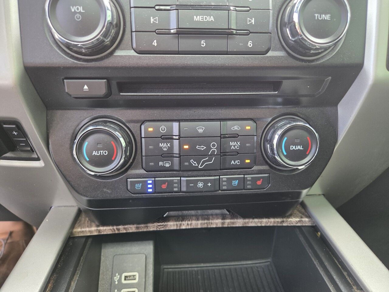 2018 Ford Super Duty F-250 SRW LARIAT Charlton MA