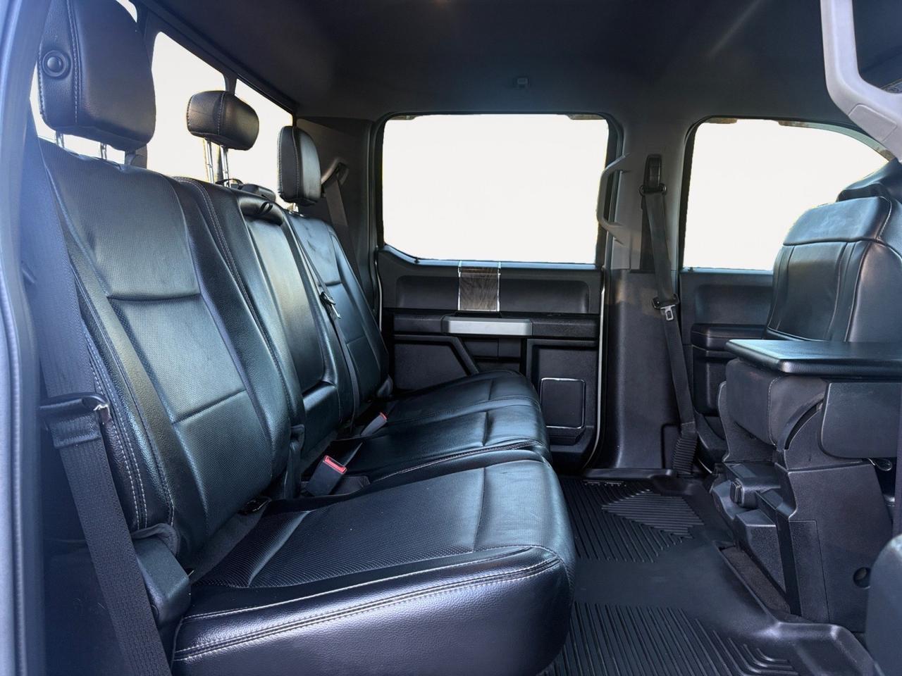 2018 Ford Super Duty F-250 SRW LARIAT, POWER STROKE TURBO DIESEL, TOW PACKAGE, RUNNING BOARDS, REAR POWEER SLIDING WINDOW, HEATED & VENTILATED SEATS, BACKUP CAMERA WITH PARKING SENSORS, CLEAN CARFAX, DRIVE WITH POWER! Virginia Beach VA