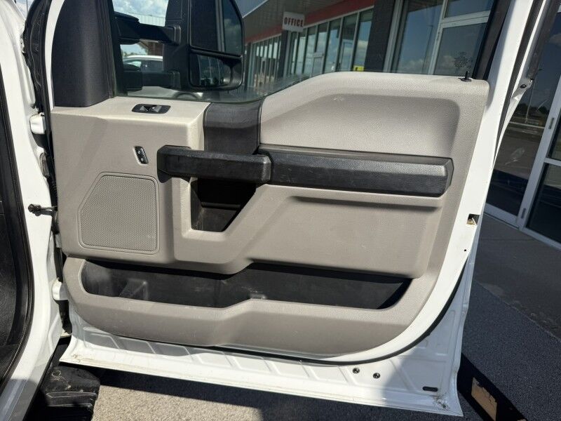 2018 Ford Super Duty F-550 V10 Flatbed XL Collinsville OK