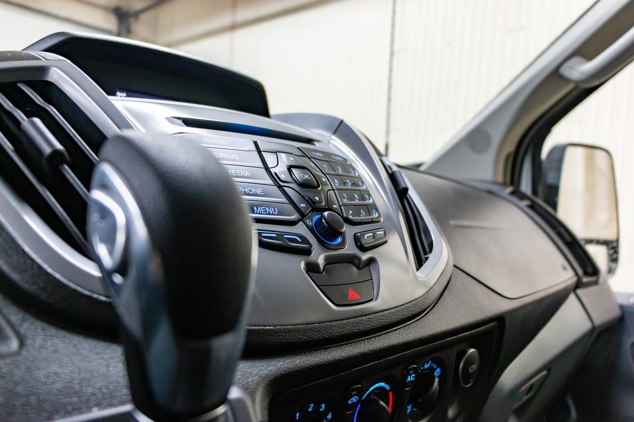 2018 Ford T-150 XLT Med Roof 10 Passenger Red Deer AB