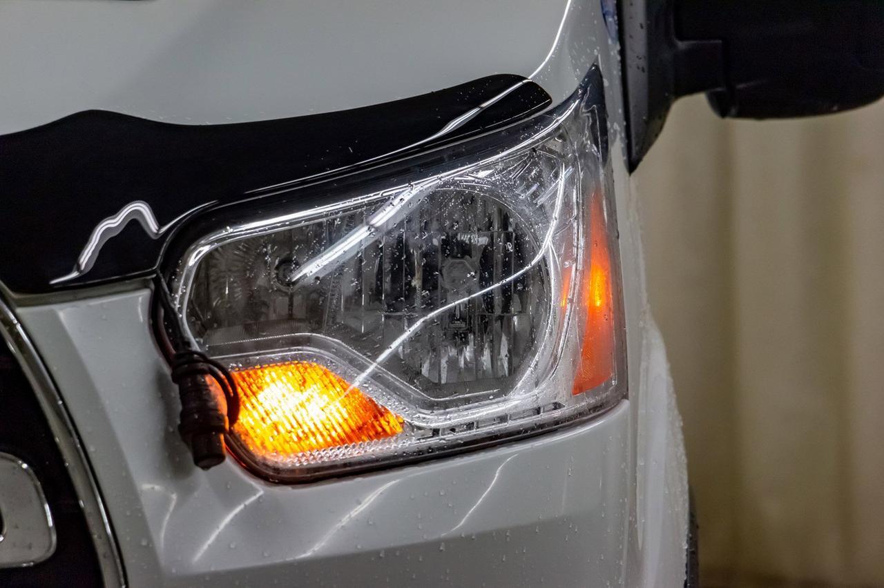 2018 Ford T-150 XLT Med Roof 10 Passenger Red Deer AB