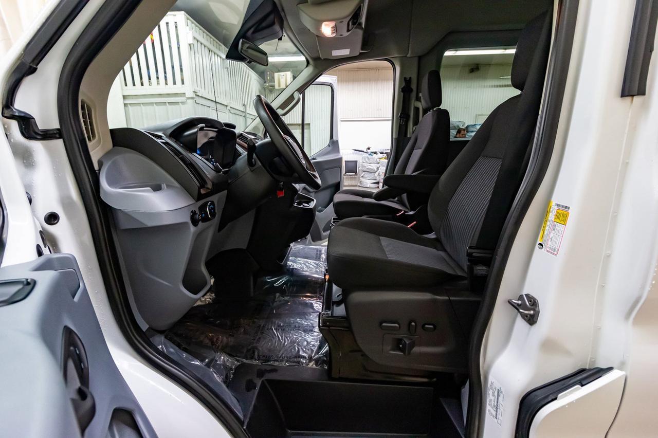 2018 Ford T-150 XLT Med Roof 10 Passenger Red Deer AB