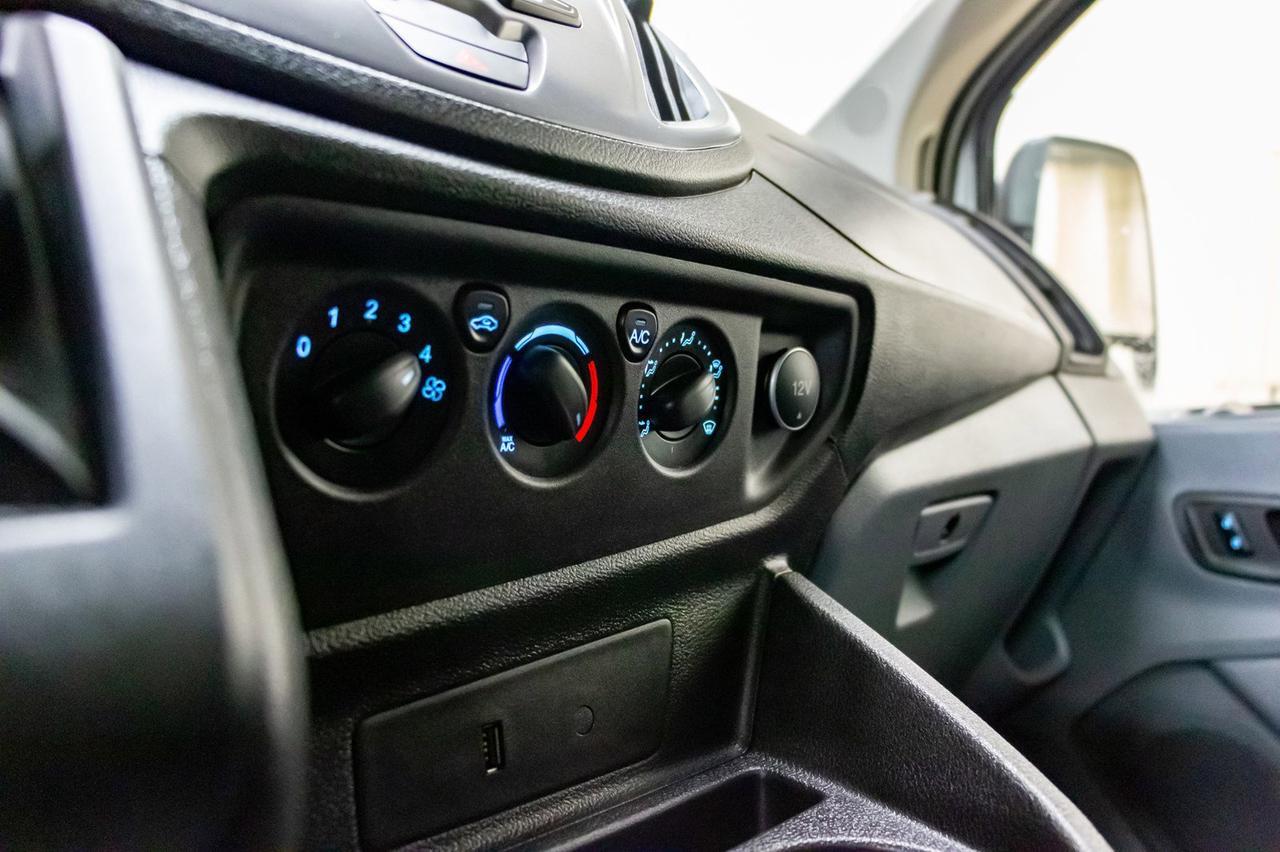 2018 Ford T-150 XLT Med Roof 10 Passenger Red Deer AB